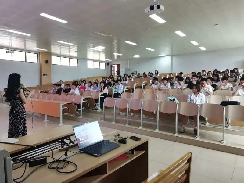 赵老师讲话