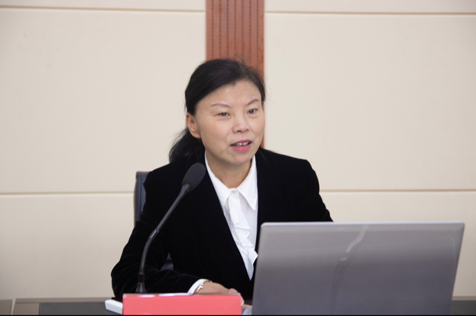 伟德特邀章凤红教授开展“以党的创新理论引领思想政治工作”学术讲座