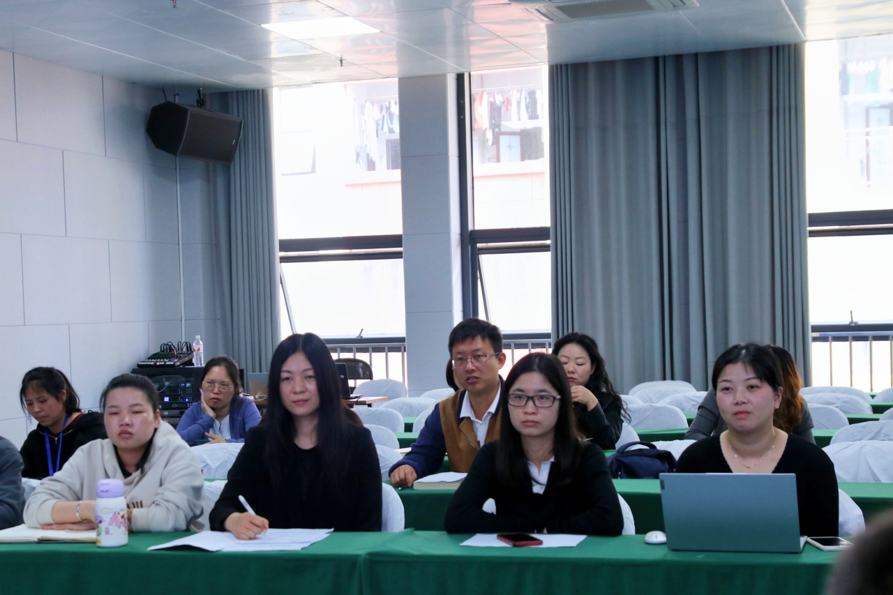 陕西师范大学常明教授来伟德讲学