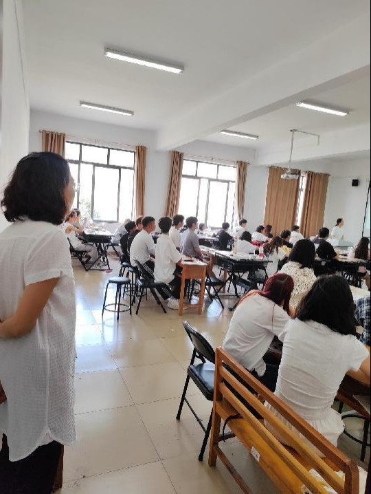 开展新学期开学教学检查工作