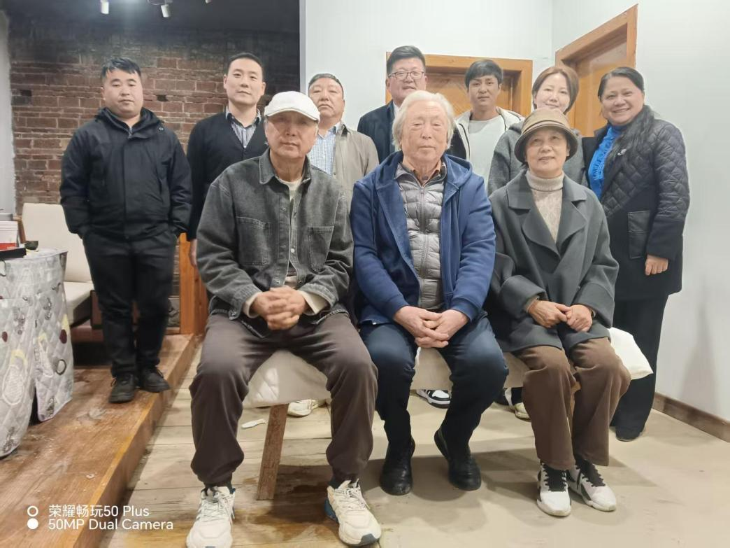 体育与艺术学院教师团队赴都匀洪江国际艺术村开展交流活动