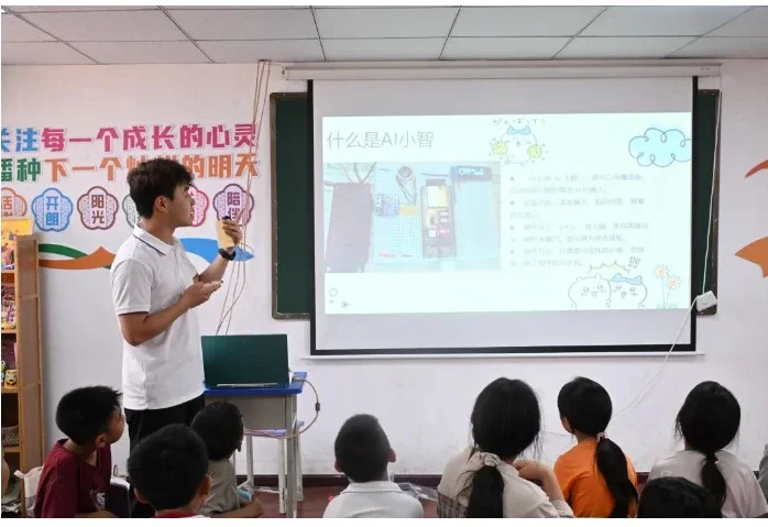 “希望黔行・科创护苗” | 大数据与信息工程学院暑期“三下乡”社会实践活动第三弹